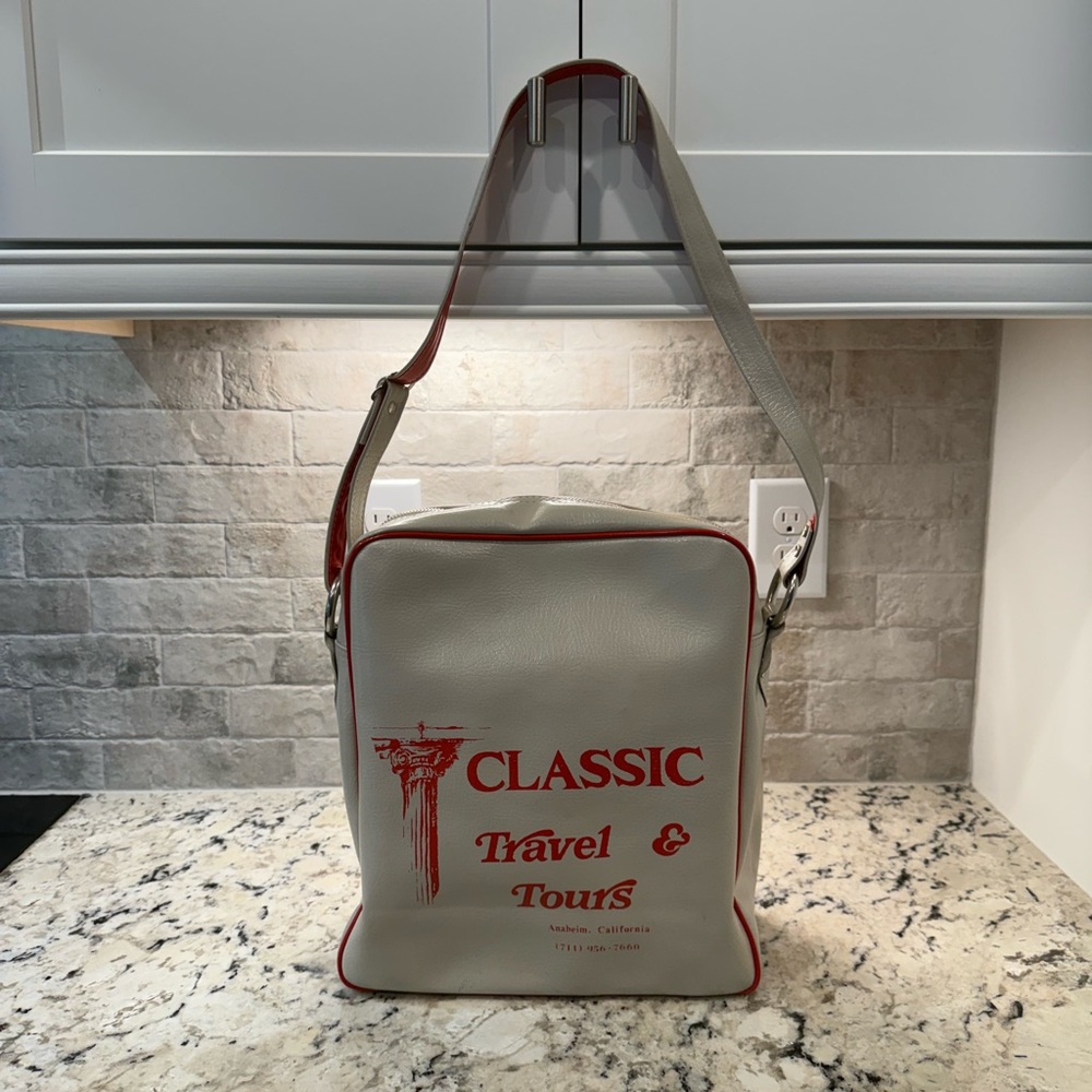 White and Red Travel Bag - Picture 2 of 6